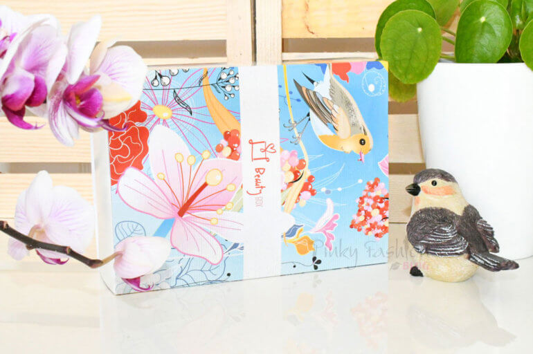 Sladki in negovalni • februarski Beauty Box Slovenija